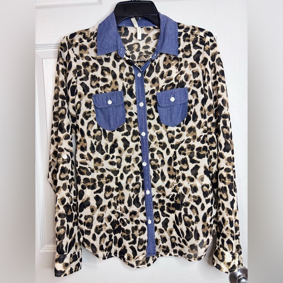 Truth Women’s Button Down Shirt Animal Print Sheer Blue Jean Trim Medium 90s Y2K - Picture 1 of 6